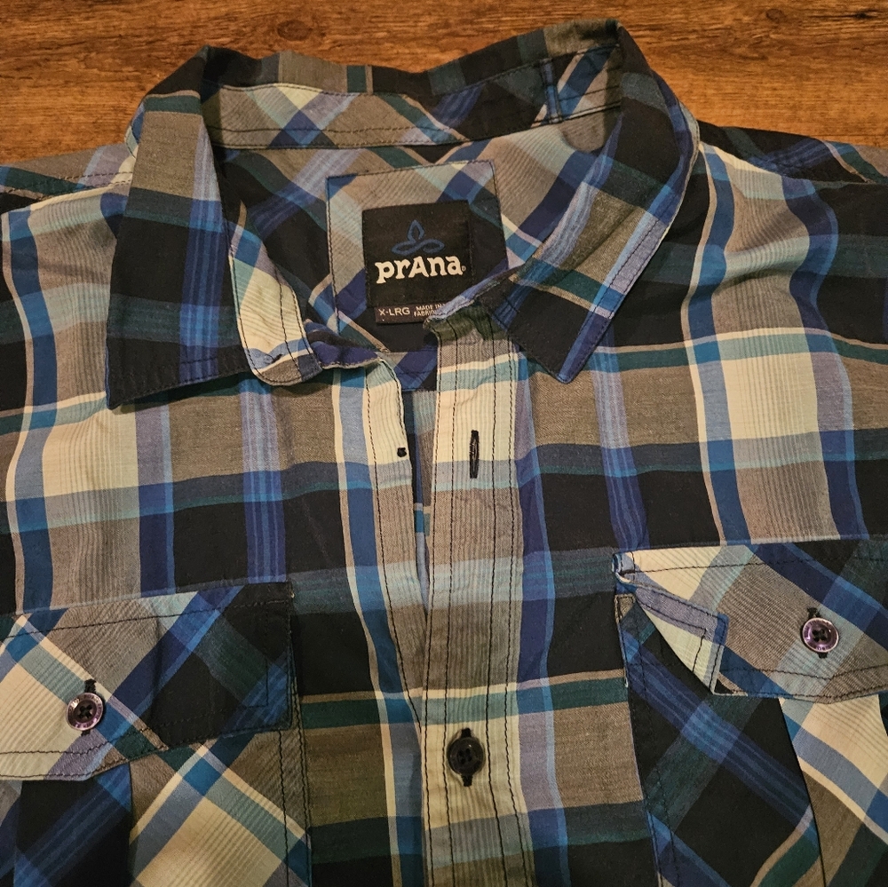 Prana button down - Picture 2 of 3